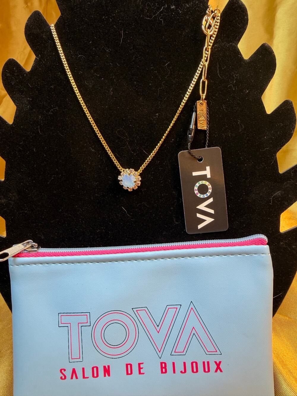 TOVA Salon de Bijoux Gold Crystal Round Pendant Necklace + Original Pouch